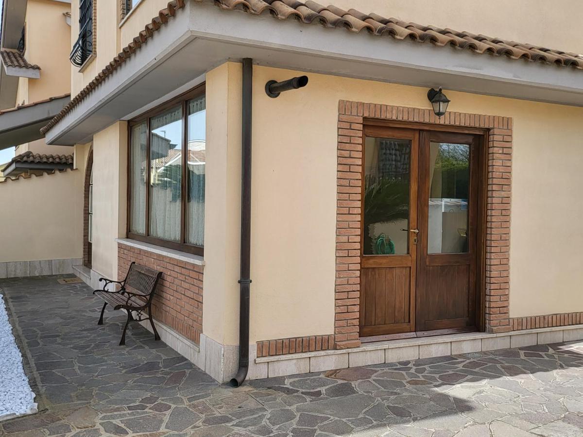 Fiumicino Centre Apartment ภายนอก รูปภาพ